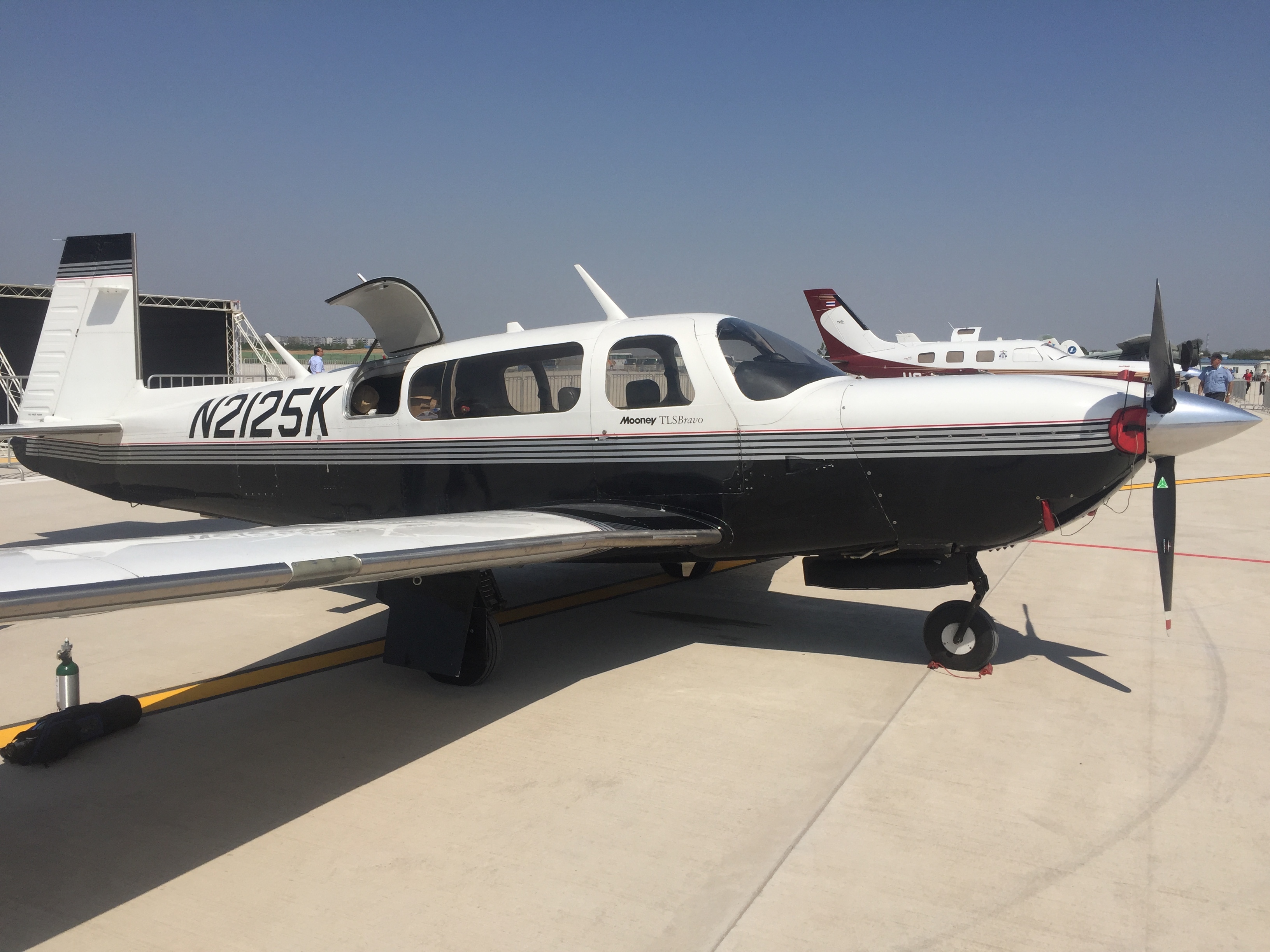 首次!他们居然自驾飞机从法国飞来郑州航展 首次!他们居然自驾飞机从法国飞来郑州航展