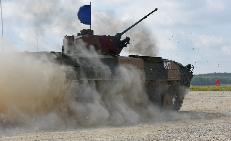 86A式步战车 重量轻火力强 86A式步战车 重量轻火力强