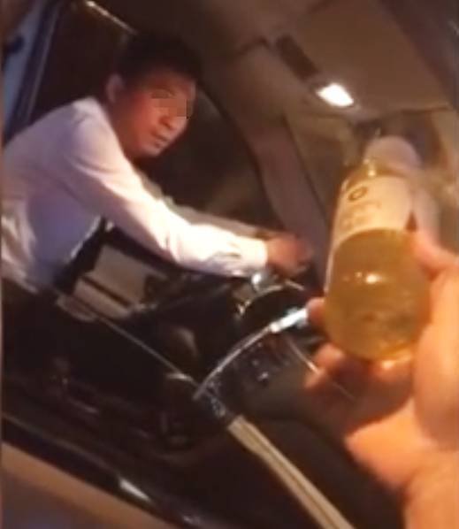 滴滴回应乘客喝到尿：专车司机因内急用矿泉水瓶方便，已封禁