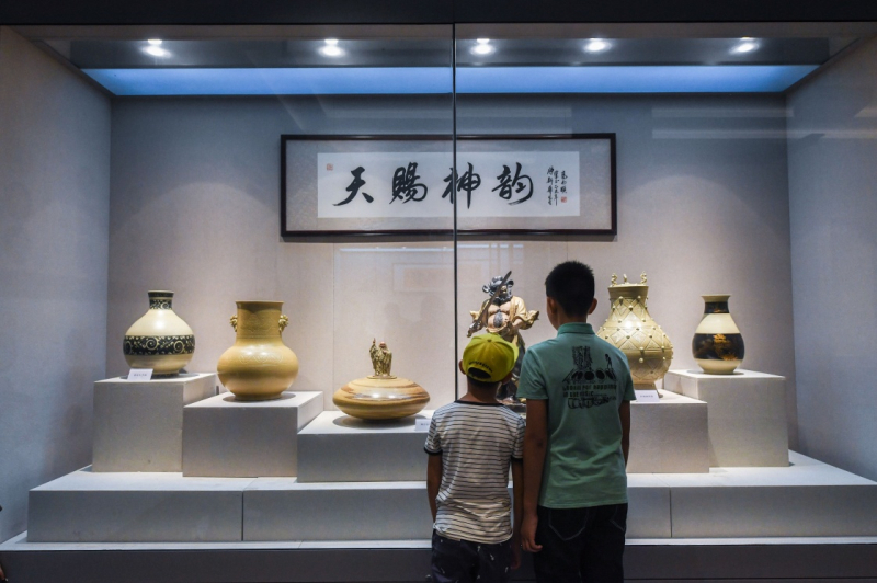 5月底,位于浙江省金华市雅畈镇汉灶村的中国·婺州窑博物馆正式对外