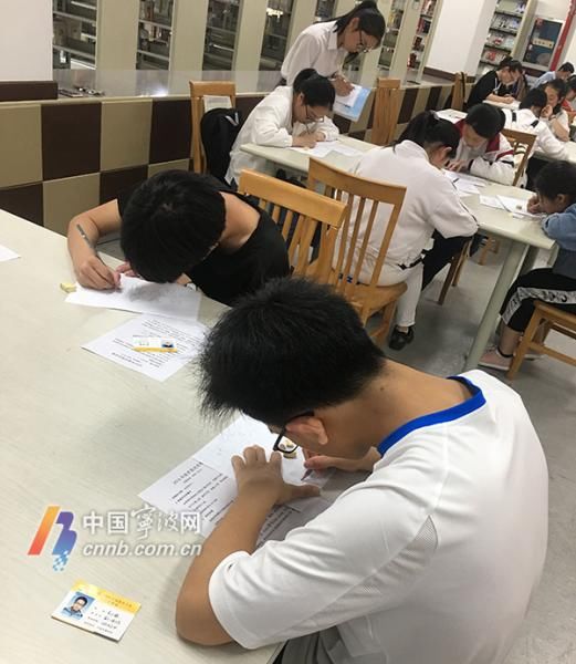 幼师越来越吃香!千余学生面试学前教育专业 男