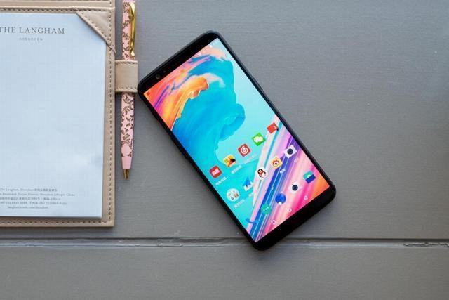 全面屏搭配高通835,一加5T手机成游戏玩家绝