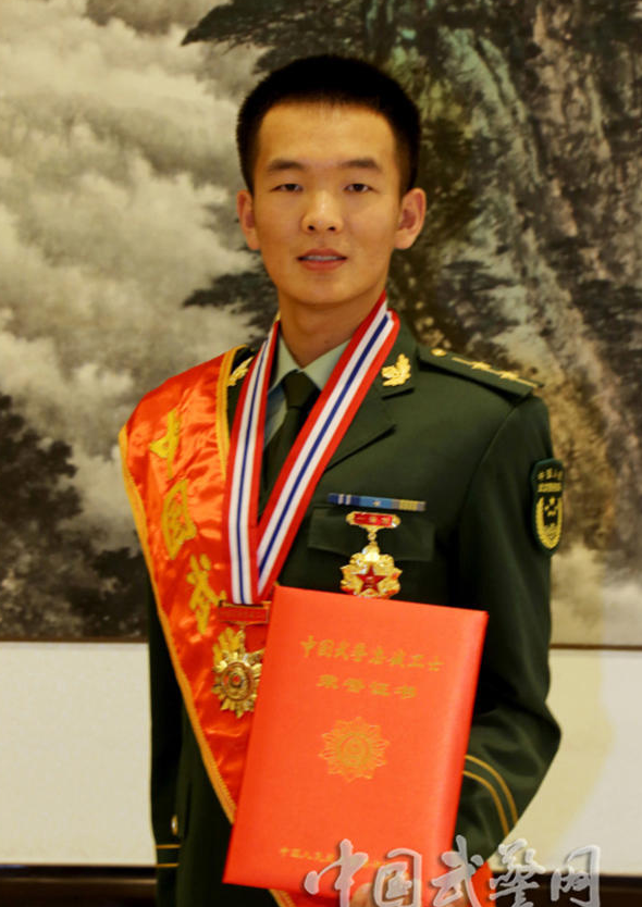 武警排长带队处置新疆暴恐:10分钟打退4波攻击