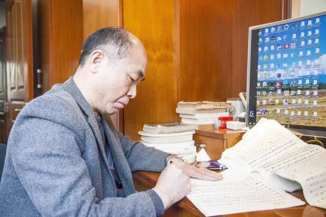 象山老中医上了《人民日报》,他曾在风雪天背