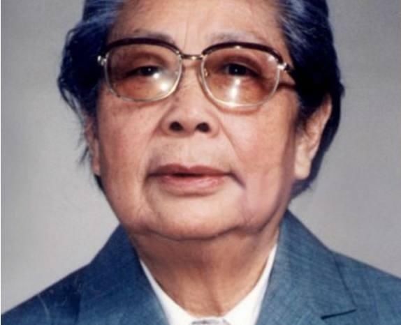 这位安徽女人很牛 是我国第一位女大校 丈夫更