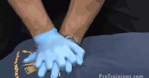 突发心梗生死瞬间,学会这些急救方法关键时刻