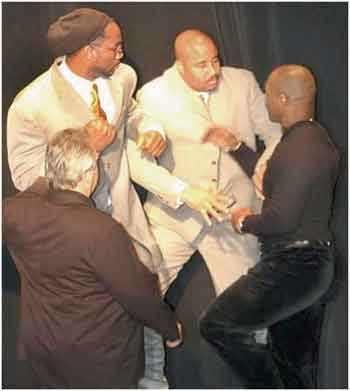 拳王刘易斯嘲讽泰森:泰森的力量比大卫图阿和