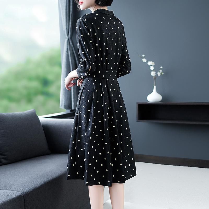 这才是40岁女人该穿的裙子,配双细高跟,显年轻