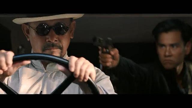 彭于晏全裸奔跑、许晴露出大腿和屁股,两个影