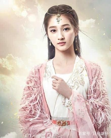 本以为鞠婧祎古装最美,看了关晓彤才懂啥叫四