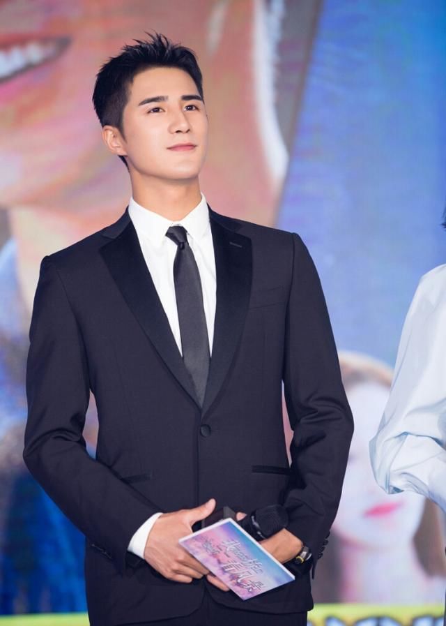 谭松韵合作的男星颜值排行:吴磊垫底,熊梓淇第