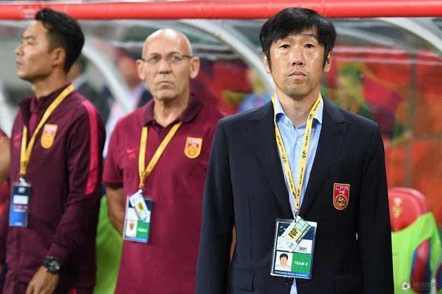 里皮无法拯救国足,足协换帅迫在眉睫?球迷期盼