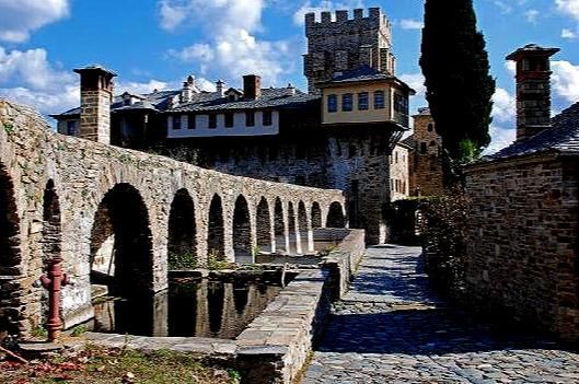 中国有女儿国,在欧洲希腊却有个男人国,应该