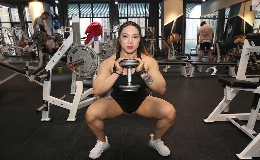 85后女孩用两年时间练成“金刚芭比” 85后女孩用两年时间练成“金刚芭比”