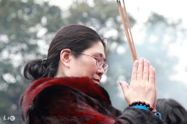 去拜佛时上香的正真含义是什么?