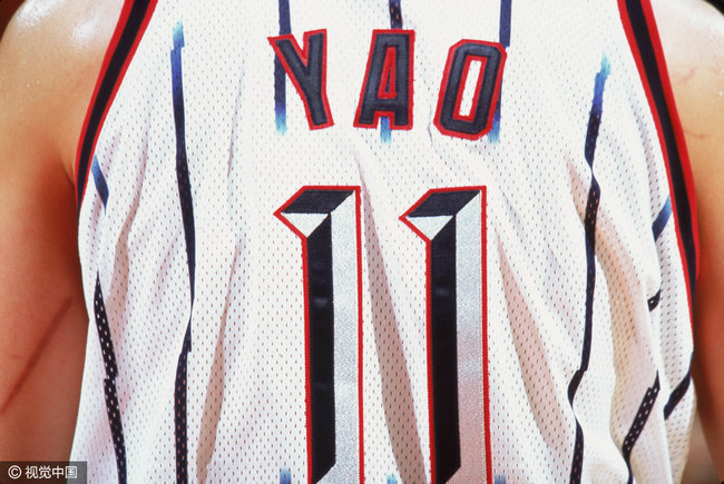 姚明火箭球衣退役 回顾“YAO11”战袍闪耀美职篮 姚明火箭球衣退役 回顾“YAO11”战袍闪耀美职篮