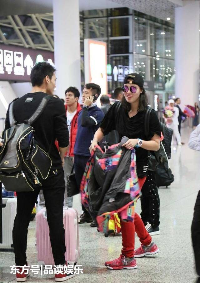 傅园慧出名前后大反差,唯一不变的居然是花花