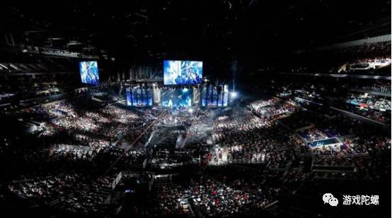 投了王者荣耀冠军俱乐部QG,他明白移动电竞俱