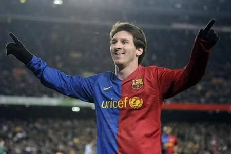 因为梅西已经不是一个人,他已经是一个时代的