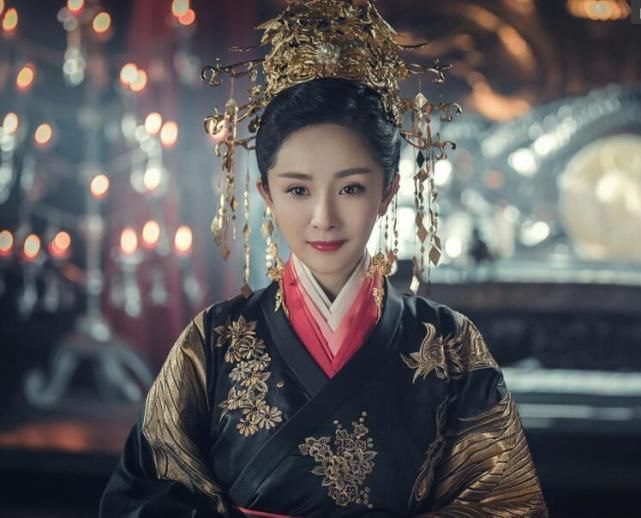 杨幂在扶摇里最美的衣服,不是大婚的凤袍而是