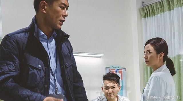 赵薇遭银监会罚款后常驻香港,晒与古巨基贴面