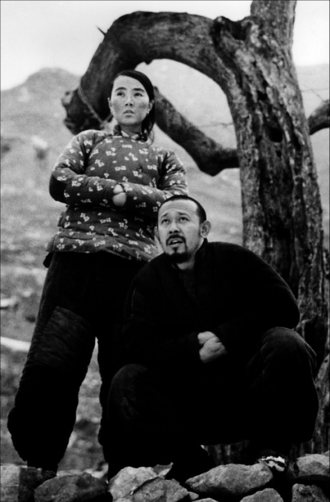 巧舌如簧的董汉臣为自救，设法令挂甲台村民与花屋小三郎签署合约，称将花屋安全送到日方宪兵队后，村民可得到几大车粮食。马大三与众村民兴高采烈赶到宪兵队，将俘虏交由日方，然而日方并无“以其礼还其礼”的教养。