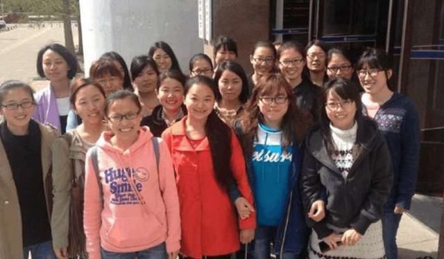 女生本科毕业! 考研好, 还是考公务员更好?