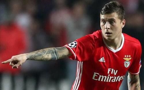 伊布拉希莫维奇支持林德罗夫成为穆里尼奥的主