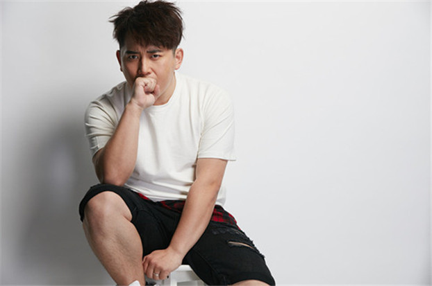 《喜剧人》搞笑助演张维威 阴差阳错成就"大哥"