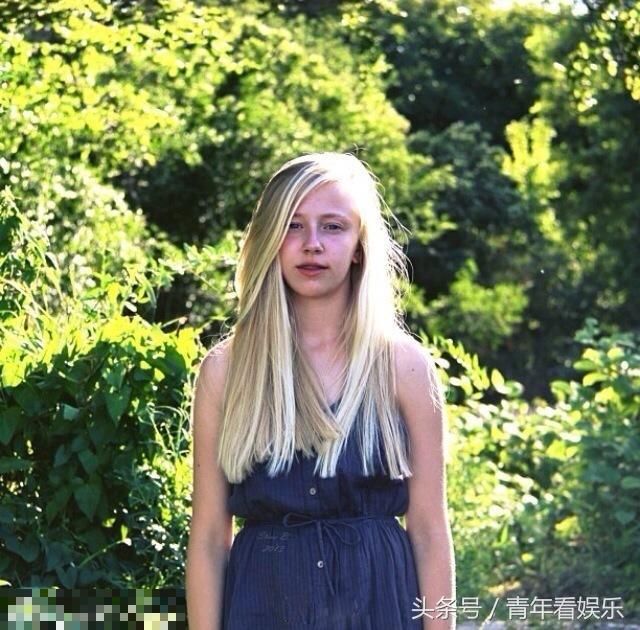 14岁走红的丹麦天使晒东南亚长相男友合照 网