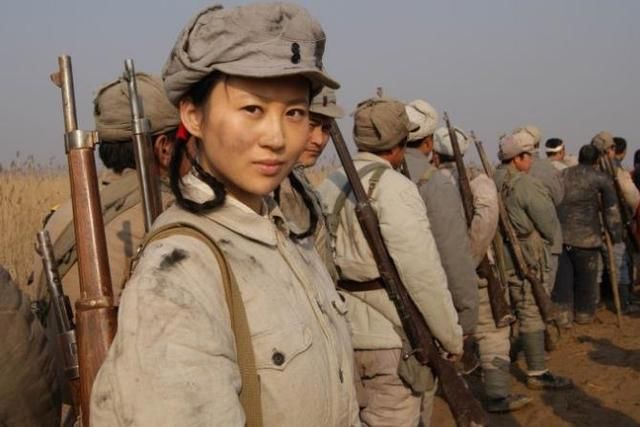 百岁抗战女兵回忆,日军杀人不分男女老幼,她连杀7个鬼子报仇