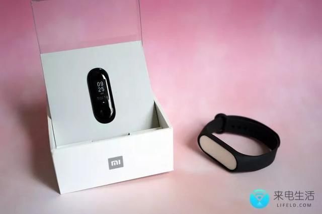 新出的169元小米手环3健身房试用