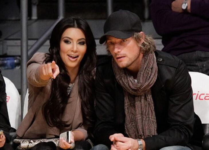 金的另一个前男友、加拿大模特加布里尔-奥布瑞
金的另一个男友为加拿大男模加布里尔-奥布瑞，被称作是加拿大首席男模。不过好景不长，奥布瑞根本降不住金，最终两人很快分手。值得一提的是，这个奥布瑞可不简单，在与卡戴珊牵手之前，曾与奥斯卡影后哈利-贝瑞有过一段情缘。