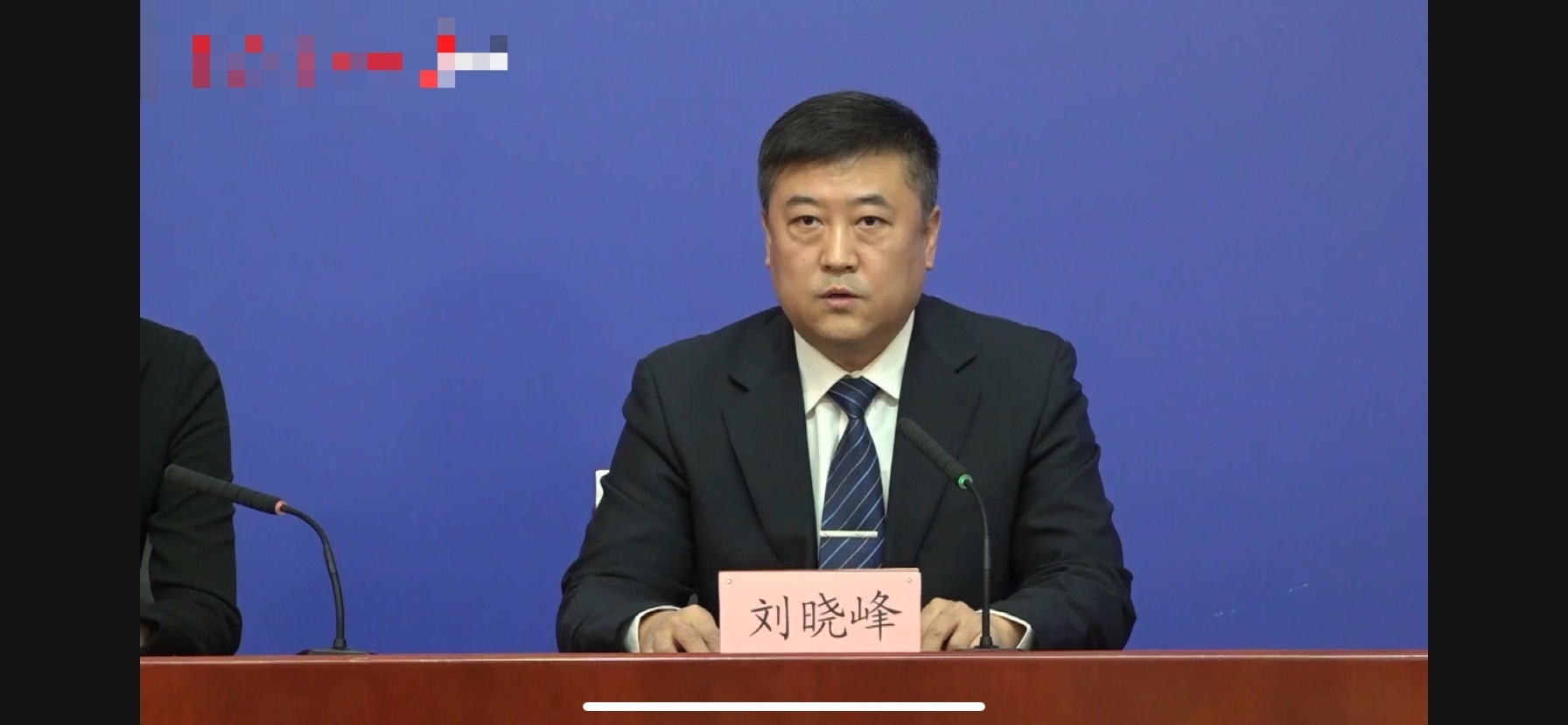 北京市疾控中心副主任刘晓峰表示,当前疫情防控形势趋稳向好,但仍不能