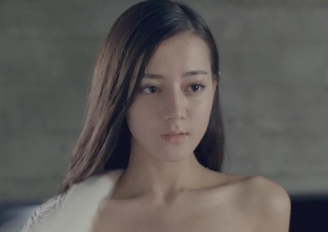 迪丽热巴《逆光之恋》删减实干高清大图,床单