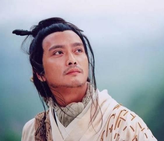 因为《仙剑3》,加上《天外飞仙》谢君豪扮演劳夫子,也是胡歌剧中角色