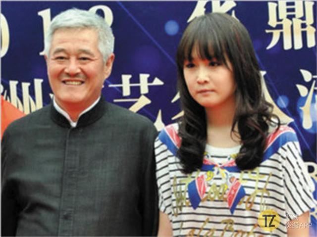什么意思啊？岳云鹏居然给赵本山女儿送黄瓜