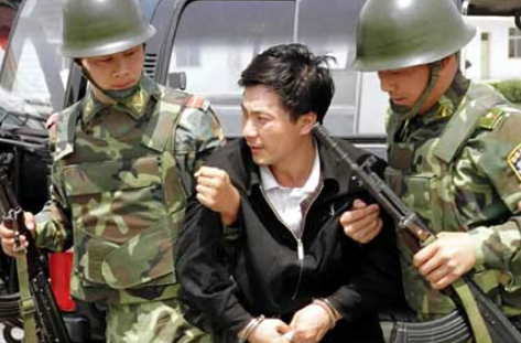 缅甸大毒枭,4亿资产300人武装,被抓后,向中国警方撂下一句狠话!