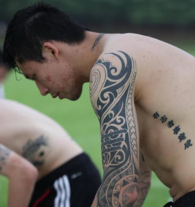 国足为什么这么差?一张对比照反映现实!