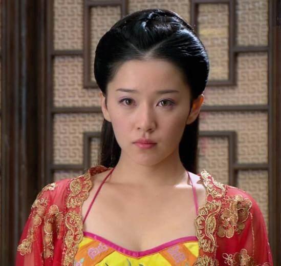 影视剧里那些经典肚兜女明星 影视剧里那些经典肚兜女明星