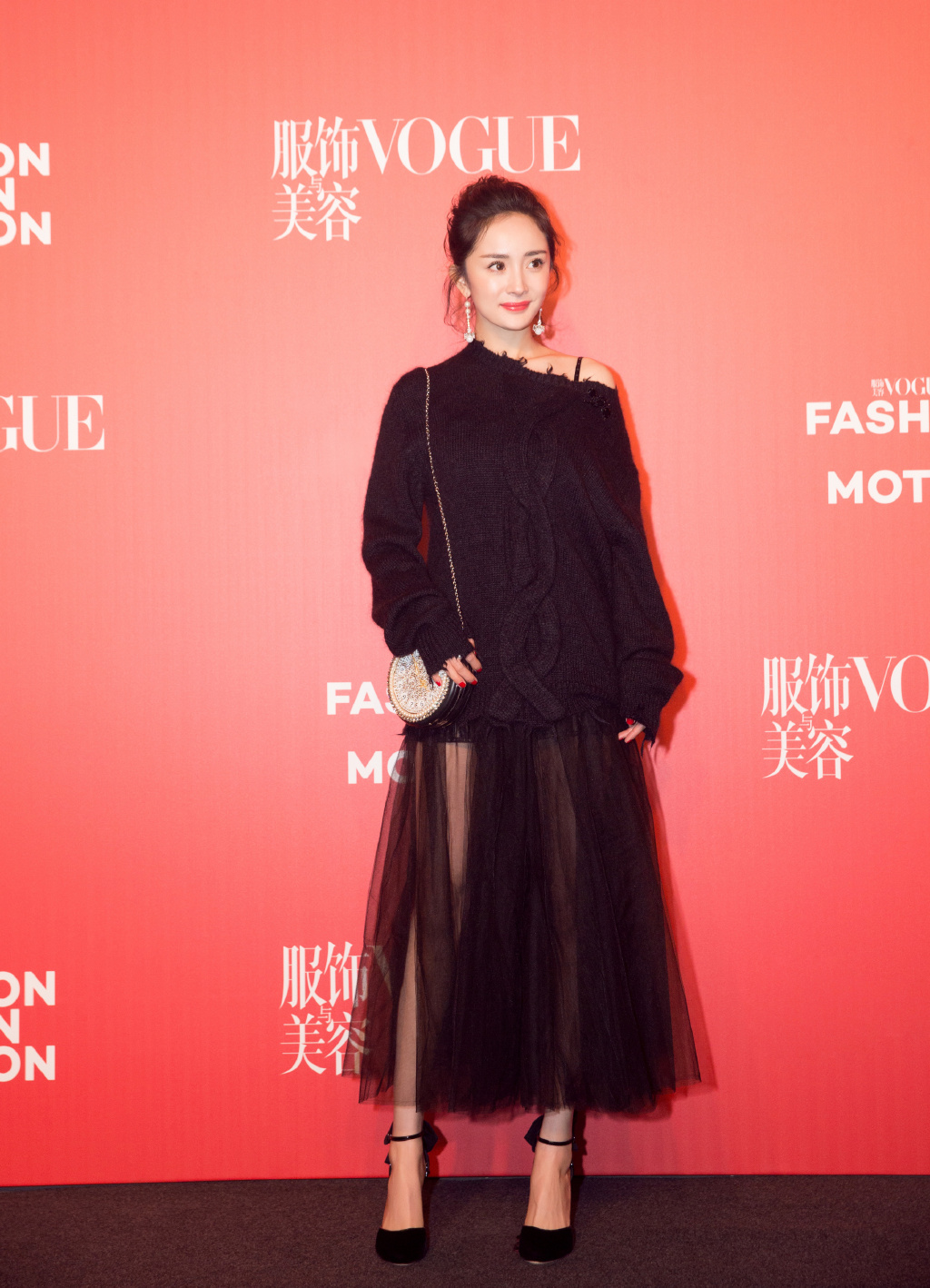 杨幂赵丽颖都爱上超透纱裙,露底裤也秀美腿! 杨幂赵丽颖都爱上超透纱裙,露底裤也秀美腿!