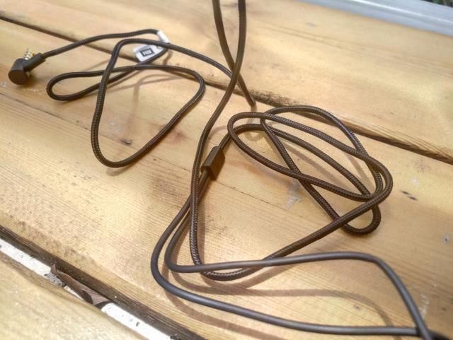 经典双发声,舒适好音质小米圈铁耳机2轻体验