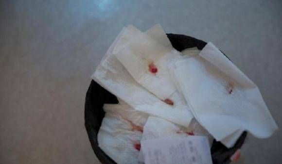 李冰冰咳到吐血,薛之谦累到晕倒,明星真的不容易!