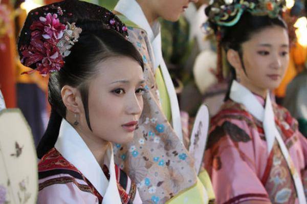 角色的演员竟然是曾经演过《后宫·甄嬛传》里的受气包的欣贵人的人呀