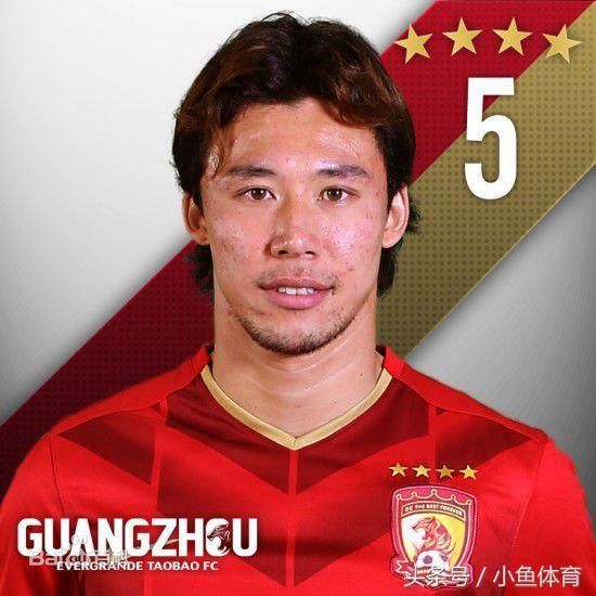 世界足坛十大带刀后卫,有些前锋看了都汗颜