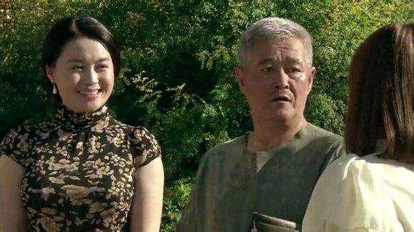 关婷娜长发披肩显清纯 完全没有《乡村爱情》杨晓燕的影子