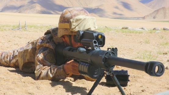 海拔4500米,新疆军区某团狙击榴弹发射器实弹考核 海拔4500米,新疆军区某团狙击榴弹发射器实弹考核