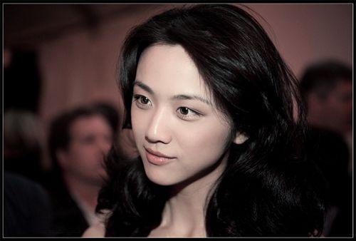 关晓彤总分552分,让我想起了周冬雨的高考成绩