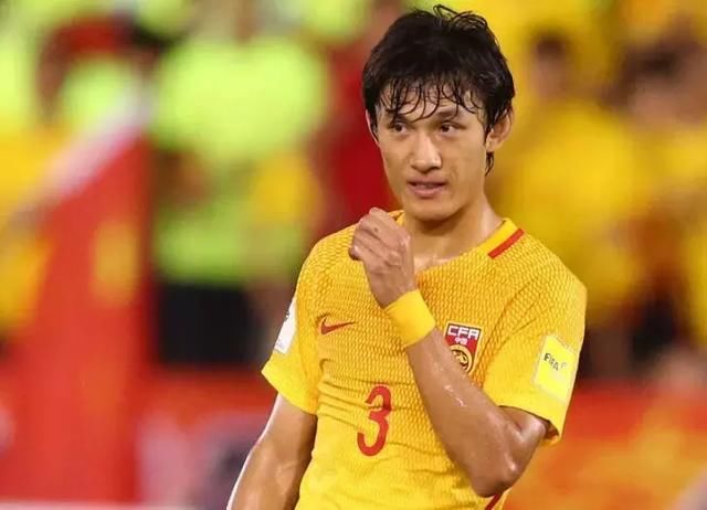 王燊超被媒体冤枉了,他没有戴项链上场,足协能否从轻发落?