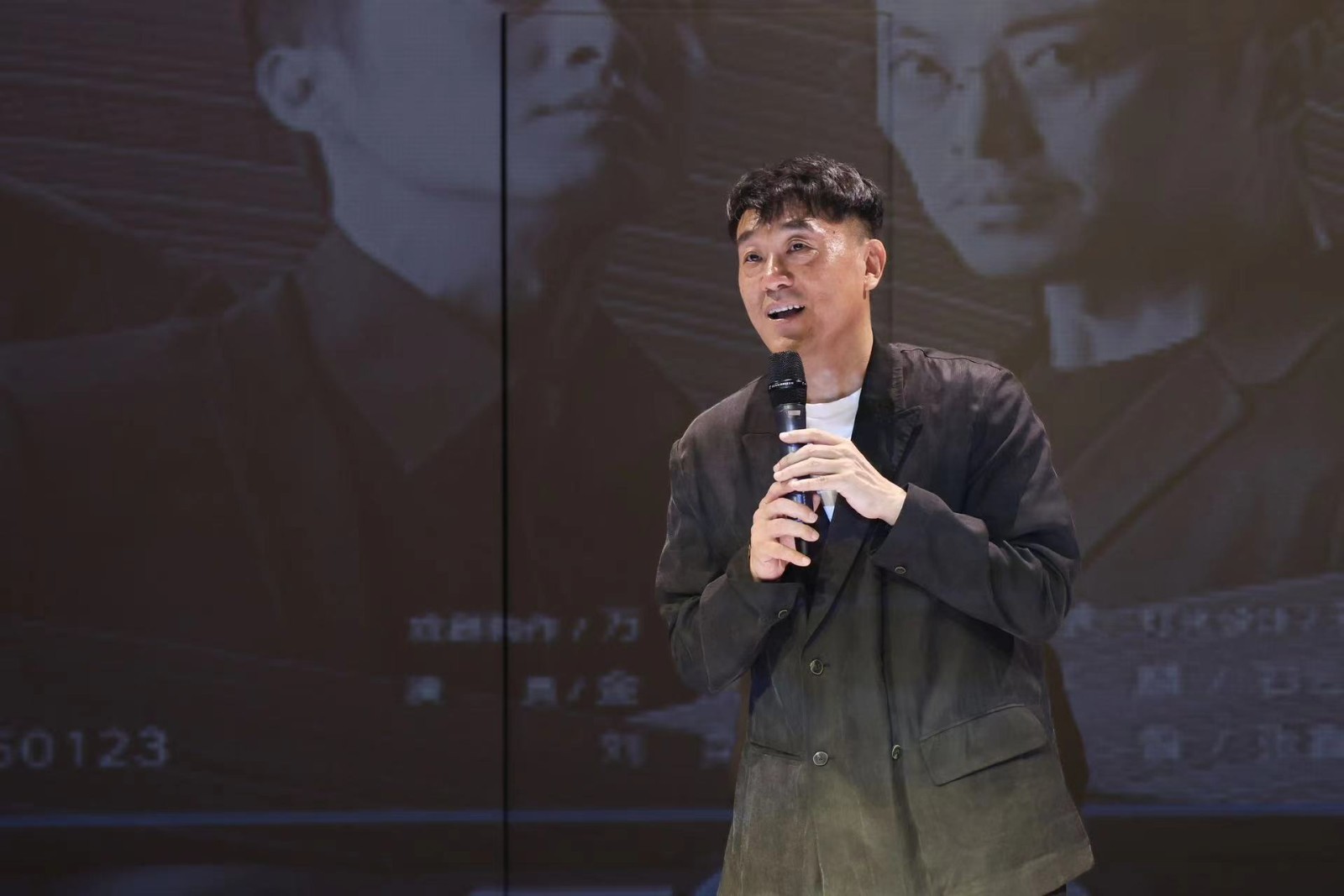 何冰执导人艺新作《赵氏孤儿》将亮相_北京时间